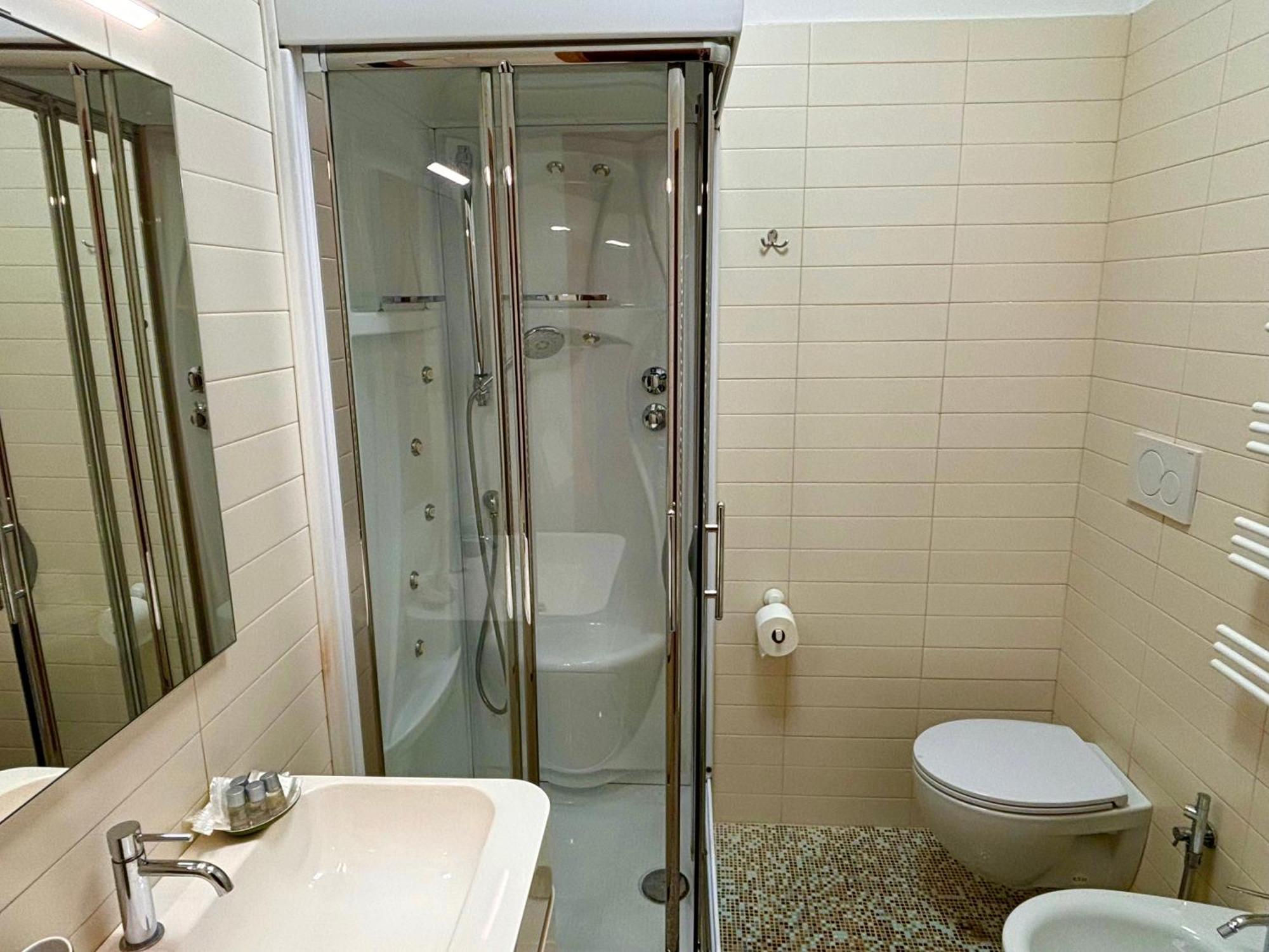 Hotel Dadu 14 Bari Esterno foto